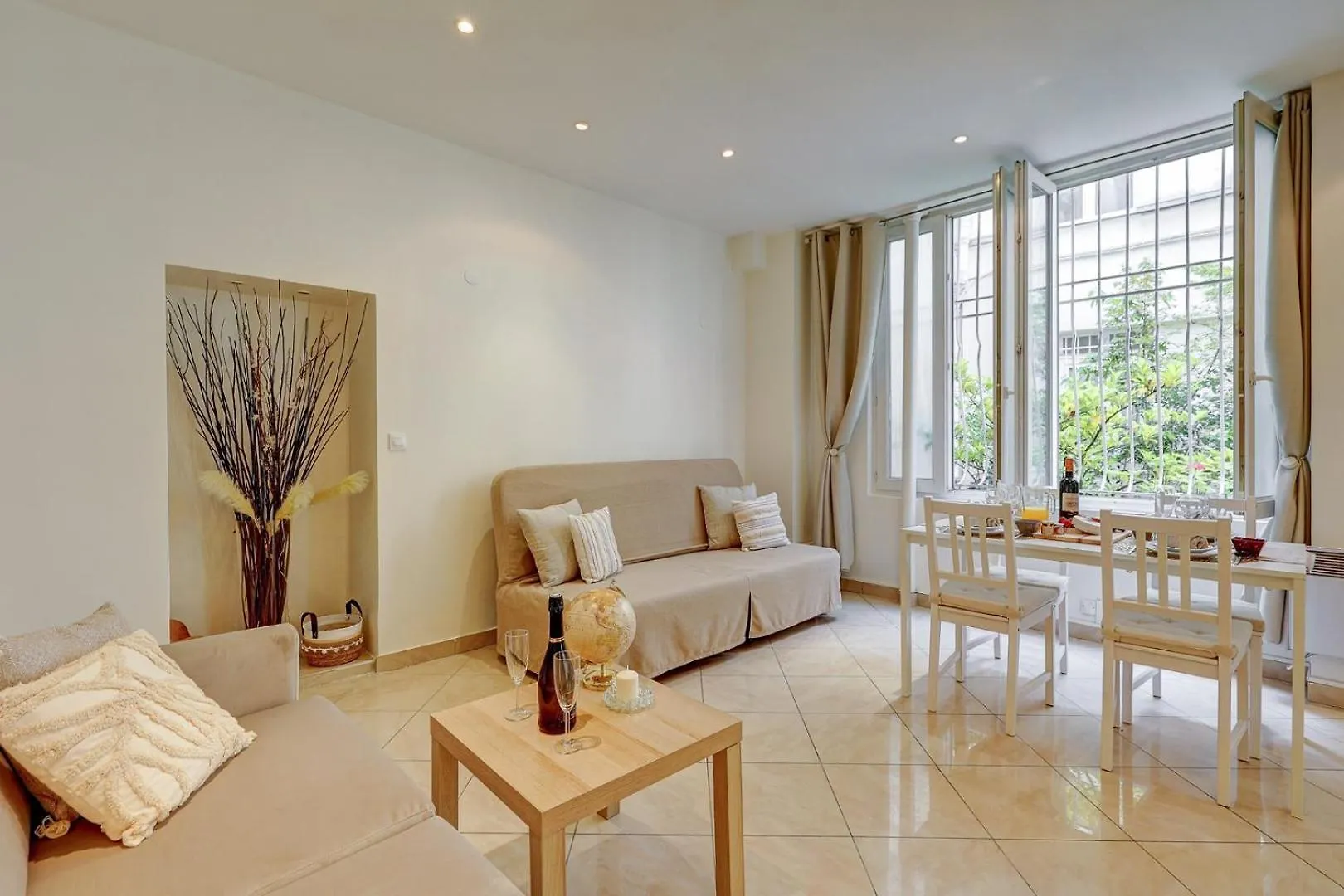404 Charlotte - Superbe A Apartment